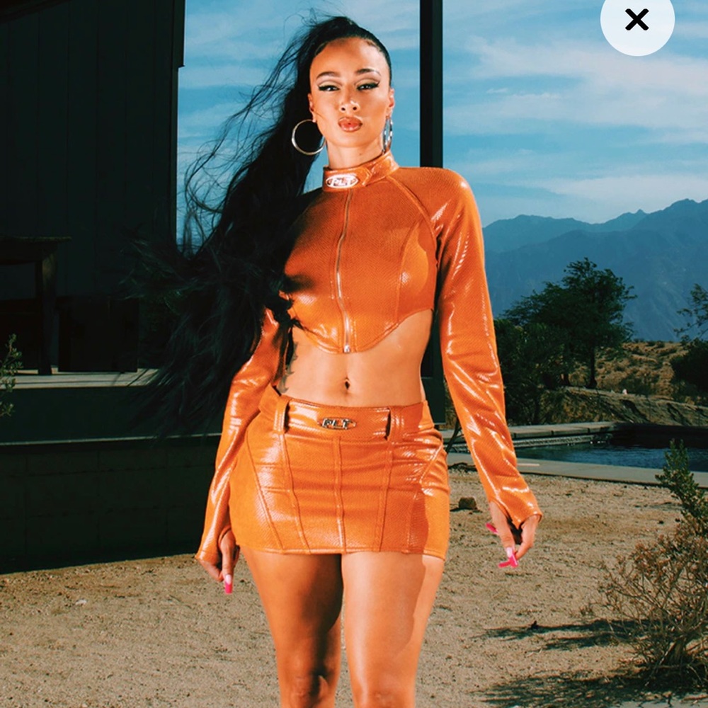 NWT NWT PrettyLittleThing Tan Belt Snake PU Cropped Jacket